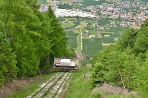 Ein Marmorblock auf dem Schrägaufzug