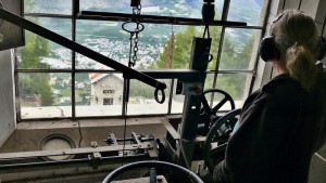 Der Kontrollraum der Schrägseilbahn der Laaser Marmorbahn