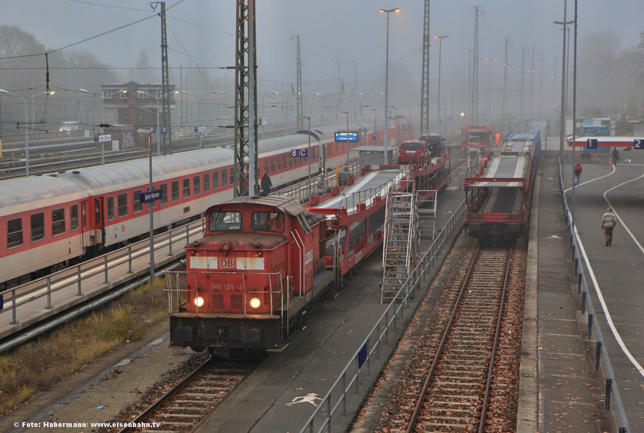 Autozug Berlin Ankunft Terminal Wannsee 17. November 2011 - 345 124-2