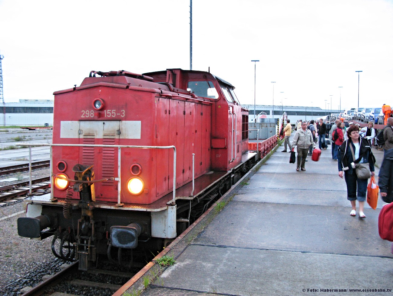 Autozug Rostock Seehafen Entladung mit 202 155-3 - 01.09.2008