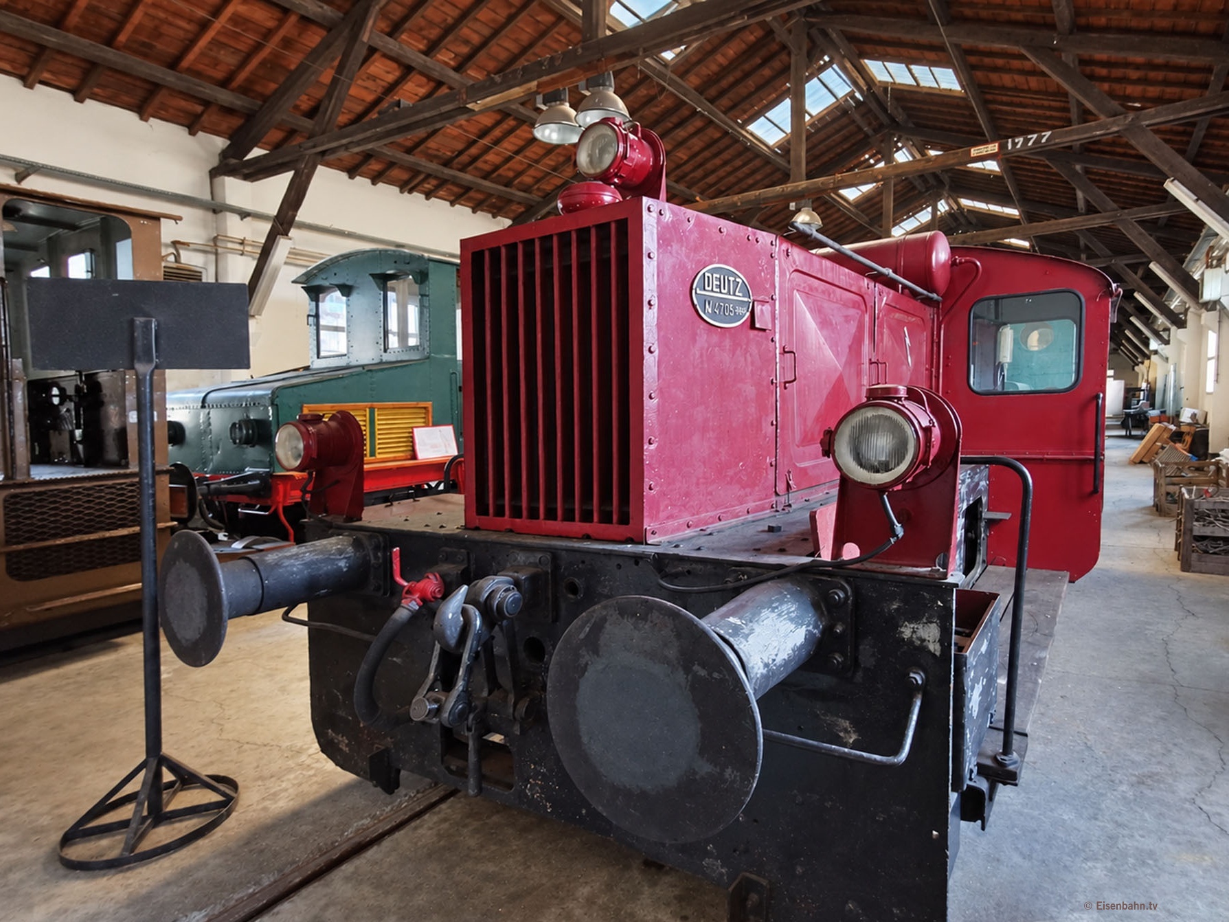 Deutsche Eisenbahngeschichte in Ligurien: Deutz baute die spätere Köf 4705 1934 unter der Fabriknummer 11538. Ab 1935 fuhr sie bei der Deutschen Reichsbahn, später bei der Deutschen Bundesbahn als 323 485-3. Nach der Ausmusterung 1980 gelangte sie nach Italien, arbeitete bei einem Gleisbauunternehmen in Pisa und kam schließlich zum Museum in La Spezia.